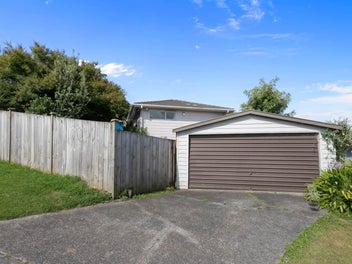 16 Kemp Road, Massey, Auckland