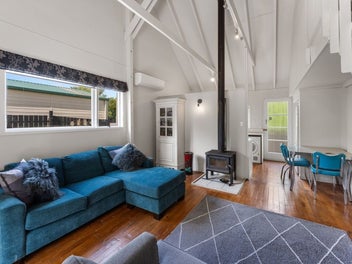 2/7 Annabell Grove, Haywards, Lower Hutt