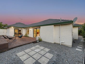 2/119 Kilkenny Drive, Dannemora, Auckland