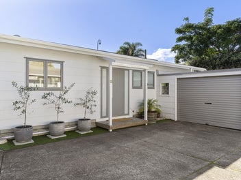 2/10 Ewen Alison Avenue, Devonport, Auckland
