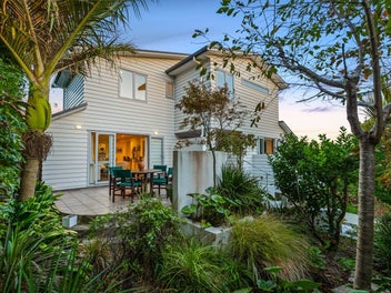 18A Sylvan Park Avenue, Milford, Auckland