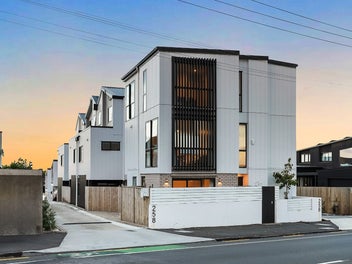 1/258 Lake Road, Hauraki, Auckland