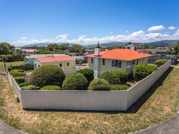 10 Walton Road, Paraparaumu Beach, Paraparaumu