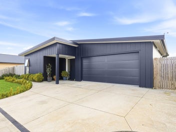 71 Freedom Drive, Kelvin Grove, Palmerston North