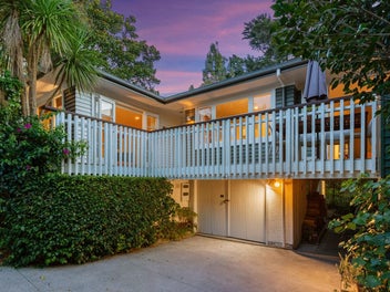 19 West Lynn Road, Titirangi, Auckland