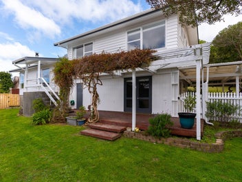 9 Dormar Place, Churton Park, Wellington