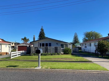 33 West Crescent, Te Puru, Thames