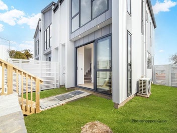 8/234 Te Atatu Road, Te Atatu South, Auckland