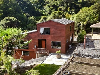 23F Kennedy Grove, Stokes Valley, Lower Hutt