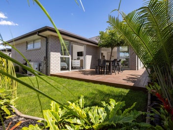6 WARLOCK WAY, Tauranga
