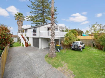 2/23 Beihlers Road, Weymouth, Auckland