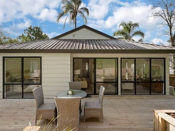 52 Topliss Drive, Northcross, Auckland