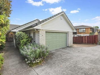 2/30 Galloway Crescent, Farm Cove, Auckland