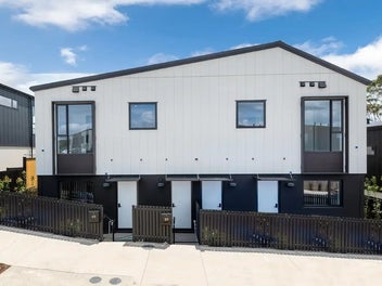 2/3 Parapara Place, Albany, Auckland