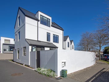 2 Oakford Close, Riccarton, Christchurch