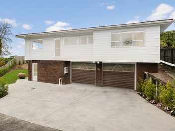 2/17 Sunnyview Avenue, Shelly Park, Auckland