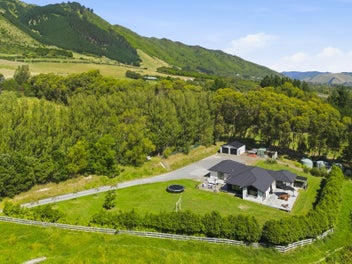 6 HADFIELD Road, Peka Peka, Waikanae