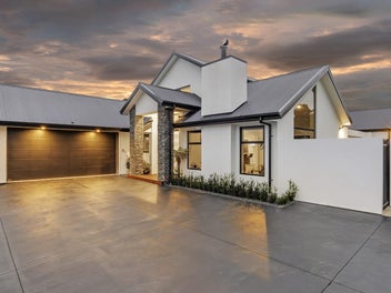 27 Carnaveron Drive, Lincoln, Lincoln