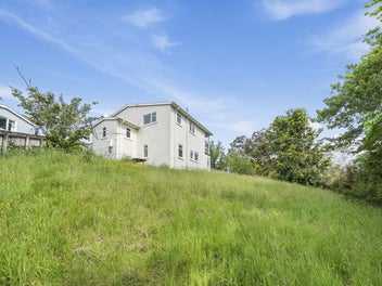 20 Aniseed Grove, Timberlea, Upper Hutt