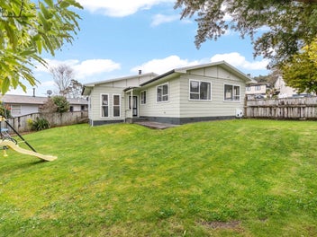 5 Edelweiss Grove, Timberlea, Upper Hutt