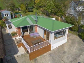 34 Bayne Terrace, Macandrew Bay, Dunedin