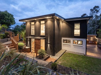 5 Titiwai Place, Birkenhead, Auckland