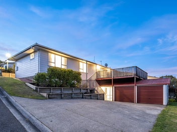15 Thimble Lane, Whitby, Porirua