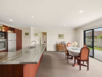 12 Thompson Drive, Papamoa Beach, Papamoa