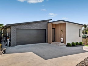 5A Waterford Way, Beachlands, Auckland