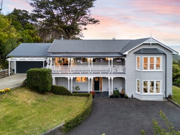 16 Scenic Drive, Titirangi, Auckland