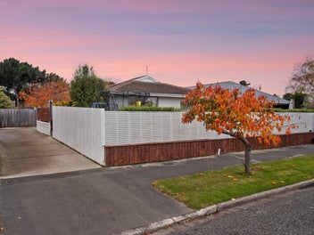 1/4 Valecrest Avenue, Parklands, Christchurch