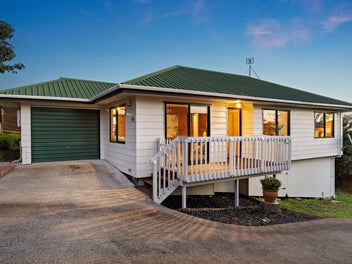 2/8 Mayfield Road, Glenfield, Auckland