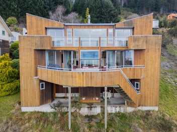 132 Wynyard Crescent, Fernhill, Queenstown