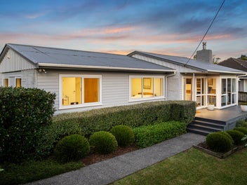 1 Mackwood Place, Birkdale, Auckland