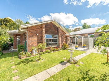 27 Lithgow Drive, Otamatea, Whanganui