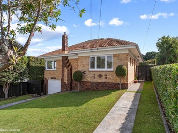 8 Viewland Avenue, Onehunga, Auckland