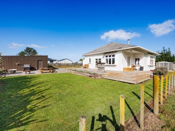 8 Knorp Street, Halcombe, Feilding