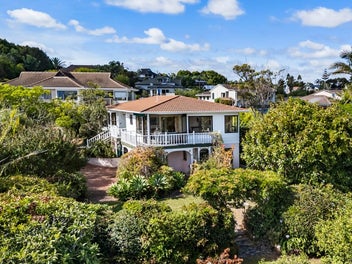 6 Higham Ferrers Place, Red Beach, Red Beach