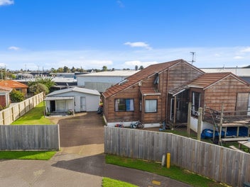 6 Albert Road, Manukau, Auckland