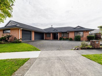 66 Royal Oak Drive, Kelvin Grove, Palmerston North
