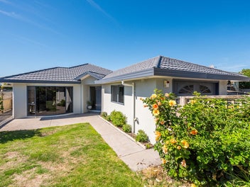 82 Manly Street, Paraparaumu Beach, Paraparaumu