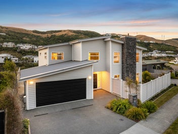 6 Farnworth Tce, Churton Park, Wellington