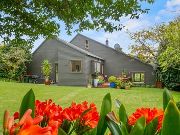 11 Cannon Street, Westown, New Plymouth