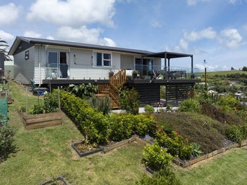 262 State Highway 10, Cable Bay