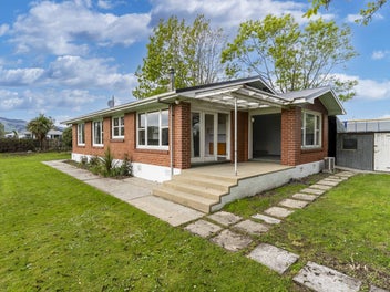 36 Dryden Street, Milton