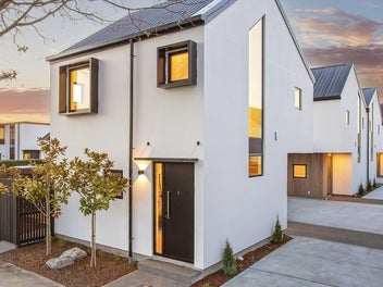 2/125 Canon Street, Edgeware, Christchurch