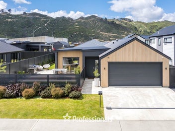 13 Castletown Street, Wallaceville, Upper Hutt