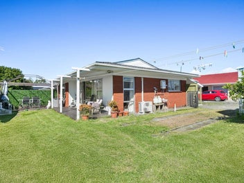 1/162 Pigeon Mountain Road, Half Moon Bay, Auckland