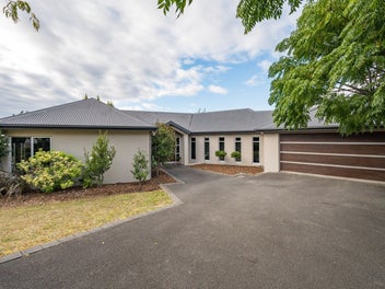 12 Lobank Place, Richmond