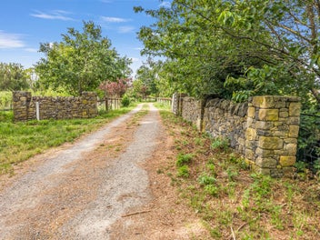 12 Swamp Road, Cust, Cust